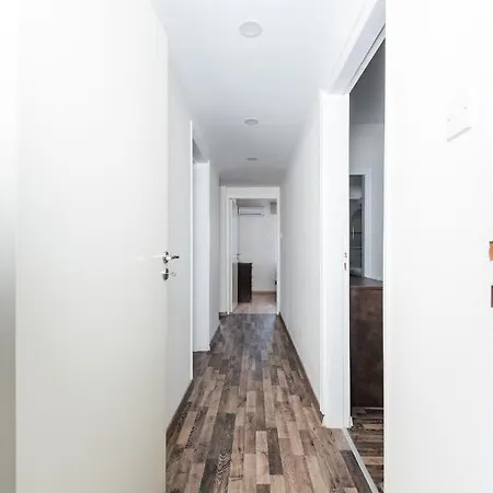 Caspian Flat 305 Lägenhet